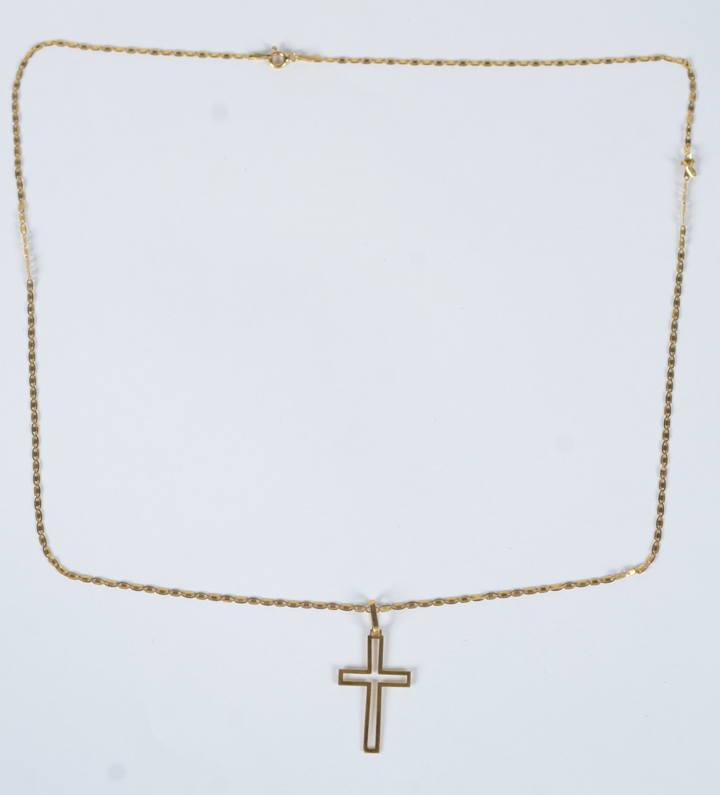 Colar de ouro 18k., contraste 750 com crucifixo. (Por motivos de... - foto 3 de 6