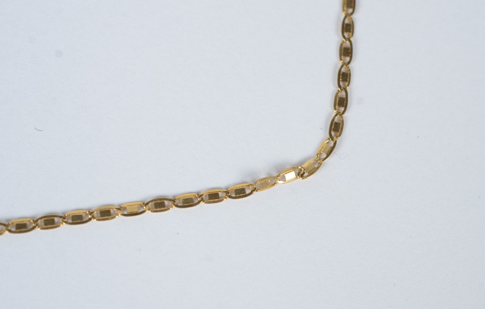 Colar de ouro 18k., contraste 750 com crucifixo. (Por motivos de... - foto 4 de 6