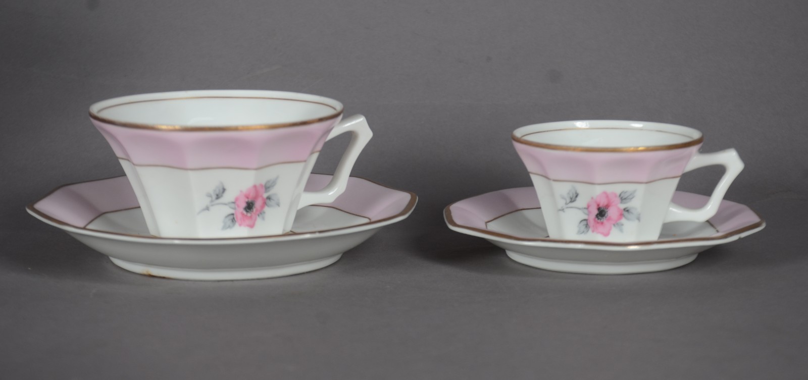 Aparelho de jantar, chá e café de porcelana portuguesa Coimbra S.P... - foto 8 de 11