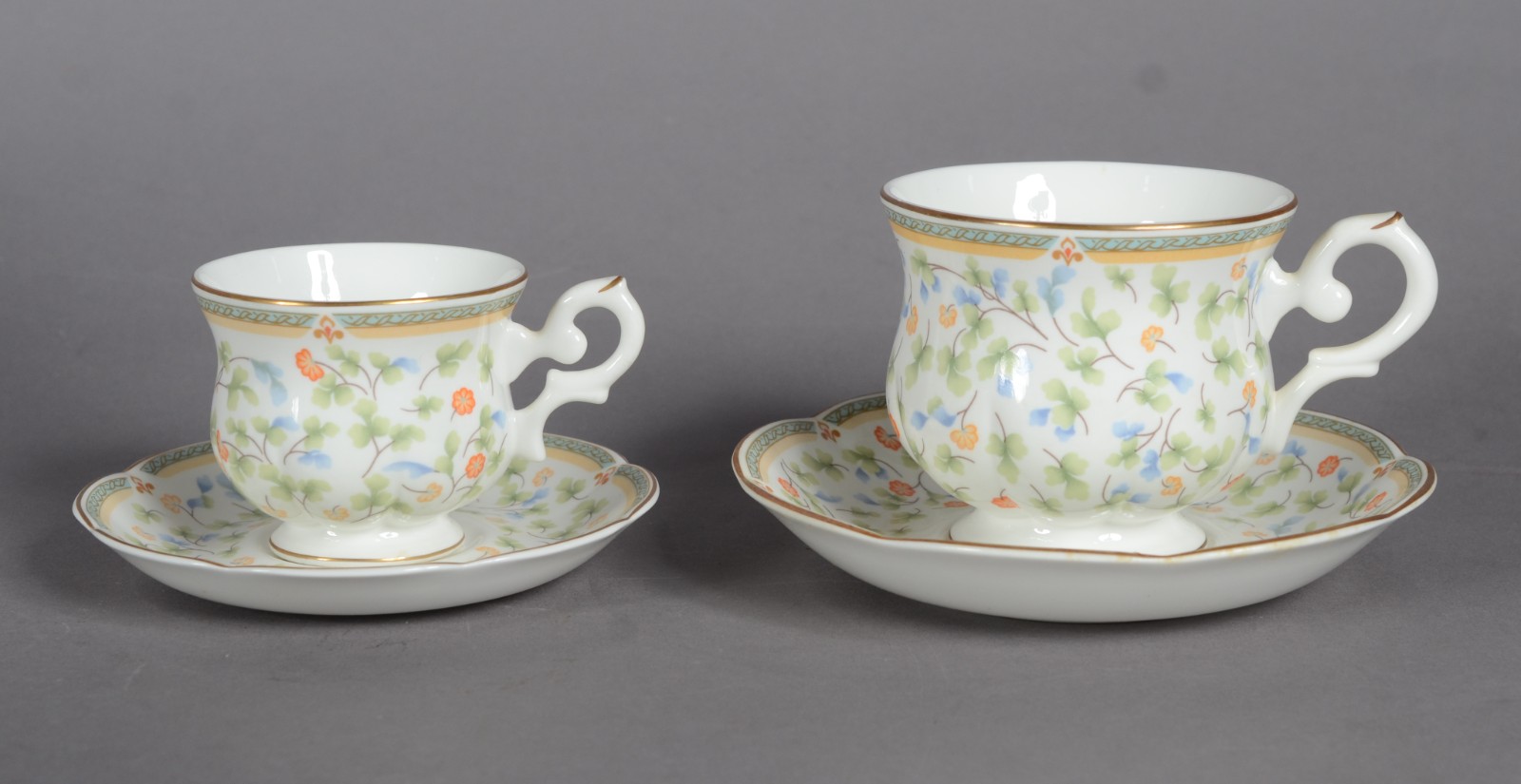 Serviço de chá e café de porcelana Royal Bone Chine, delicada... - foto 3 de 11