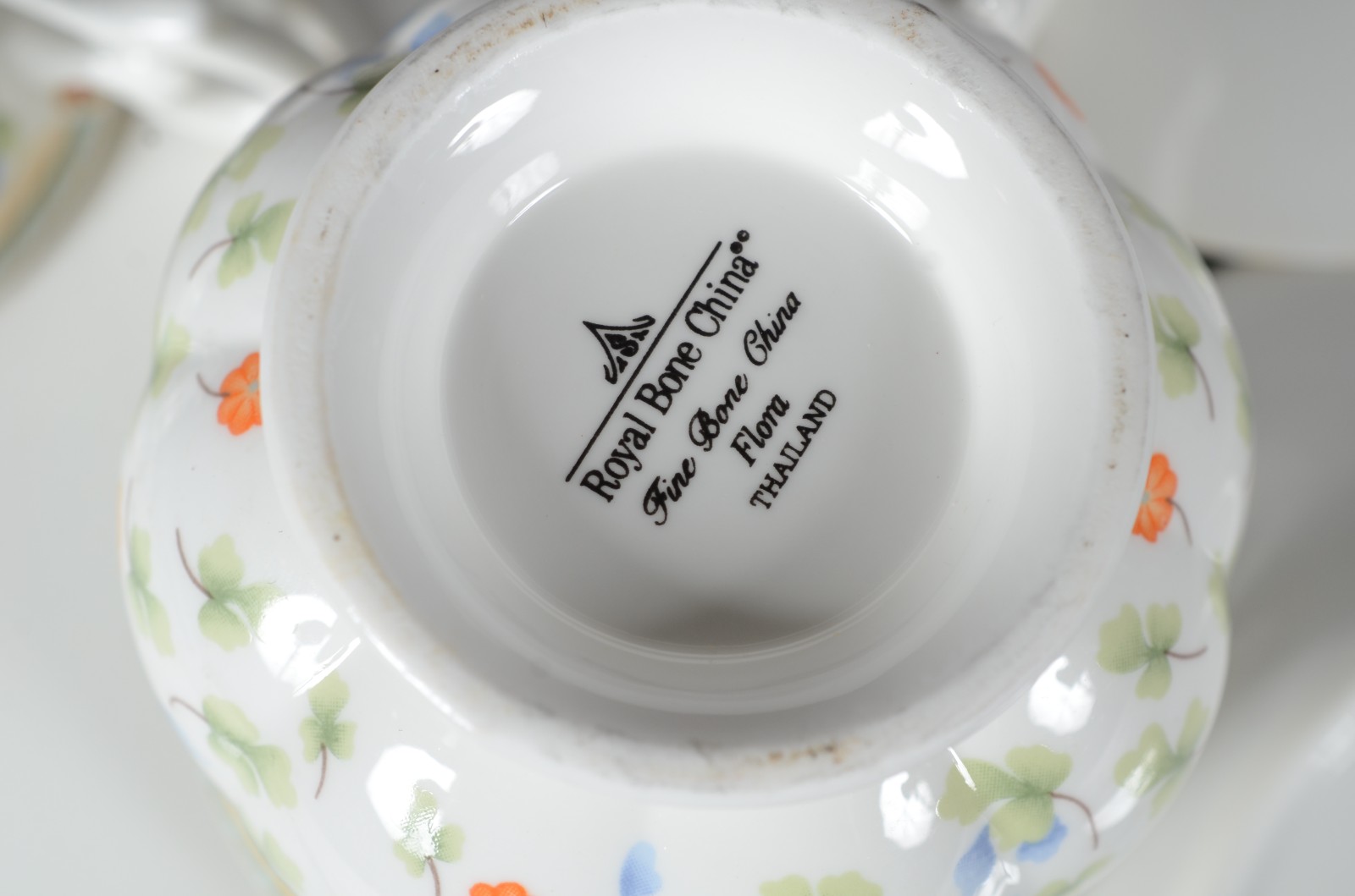 Serviço de chá e café de porcelana Royal Bone Chine, delicada... - foto 10 de 11