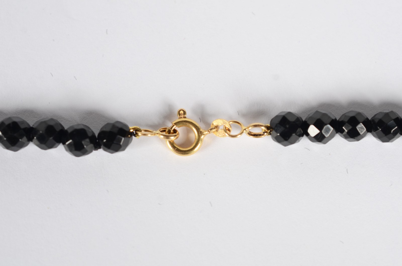 Colar de ouro 18 k., contraste 750 com 67 pedras turmalinas negras... - foto 3 de 5