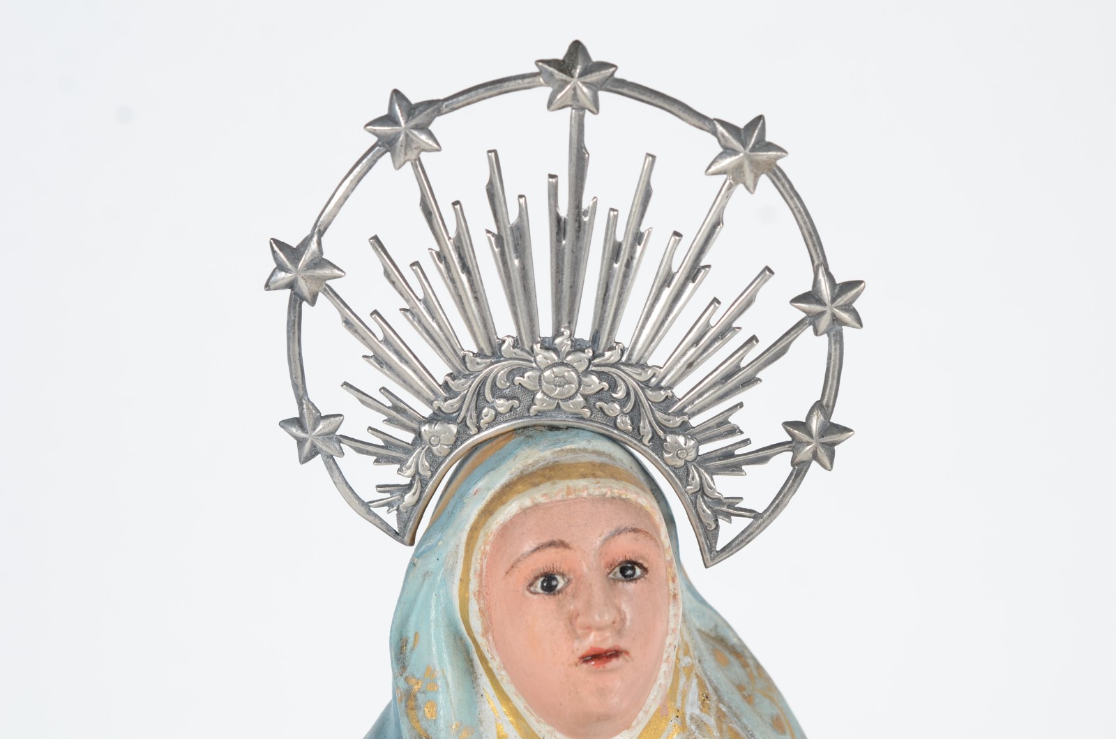 Nossa Senhora - Imagem de madeira policromada, resplendor de prata. - foto 6 de 8