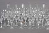 Strauss (1983),  - Serviço de cristal composto de: 6 flutes para champagne, 5 para água, 6 para vinho branco, 6 para vinho tinto e 6 para licor. Total: 29 peças.