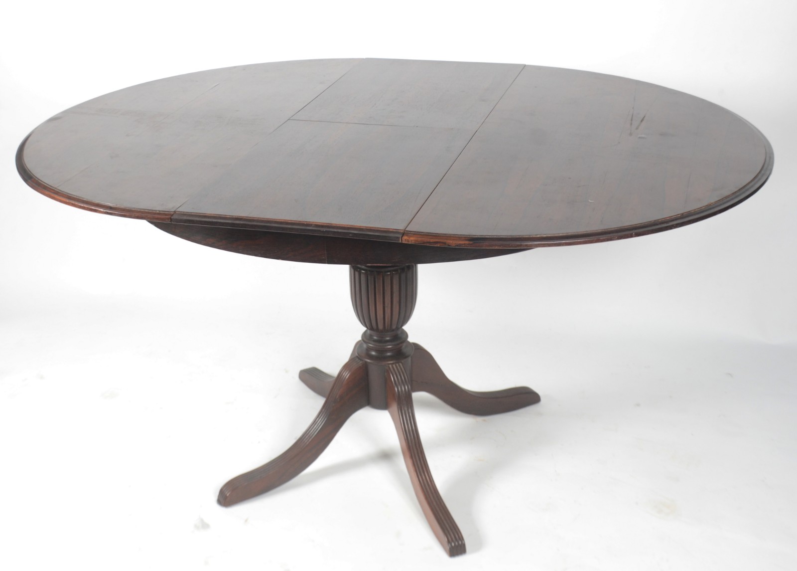 Mesa de jantar de madeira nobre, feitio redondo com tábua extensora... - foto 4 de 11