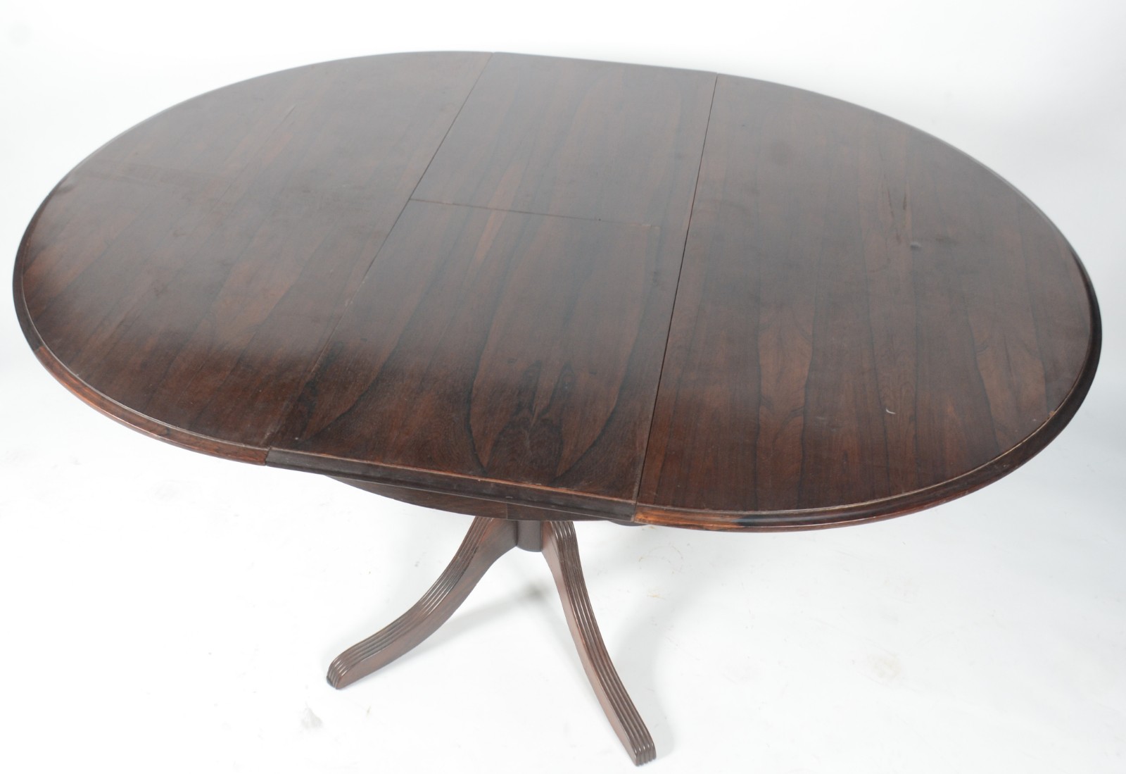 Mesa de jantar de madeira nobre, feitio redondo com tábua extensora... - foto 5 de 11