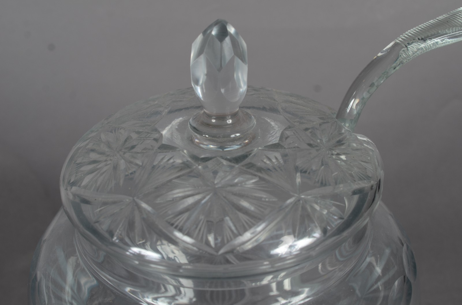 Poncheira com 6 canecas e concha de cristal. Mínimos bicados. - foto 4 de 9