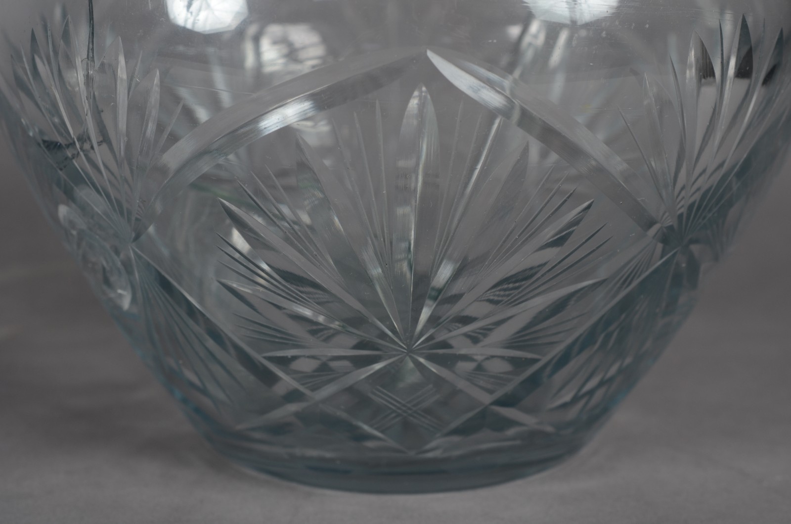 Poncheira com 6 canecas e concha de cristal. Mínimos bicados. - foto 5 de 9