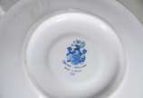 Dois conjuntos de xícaras de porcelana, sendo u... - Dois conjuntos de xícaras de porcelana, sendo um   "Red Sea" para chá com 8 xícaras com pires; e outro  "Germer" com 6 xícaras de café com pires...