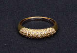 Anel de ouro 18 k com 30 brilhantes, peso 3,3 g. - Anel de ouro 18 k com 30 brilhantes, peso 3,3 g.