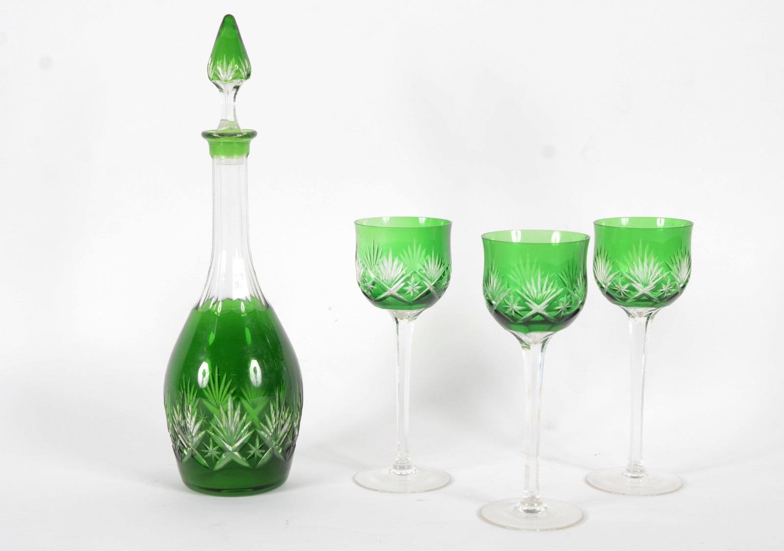 Garrafa e 3 taças para vinho de cristal doublé verde lapidado... - foto 1 de 9