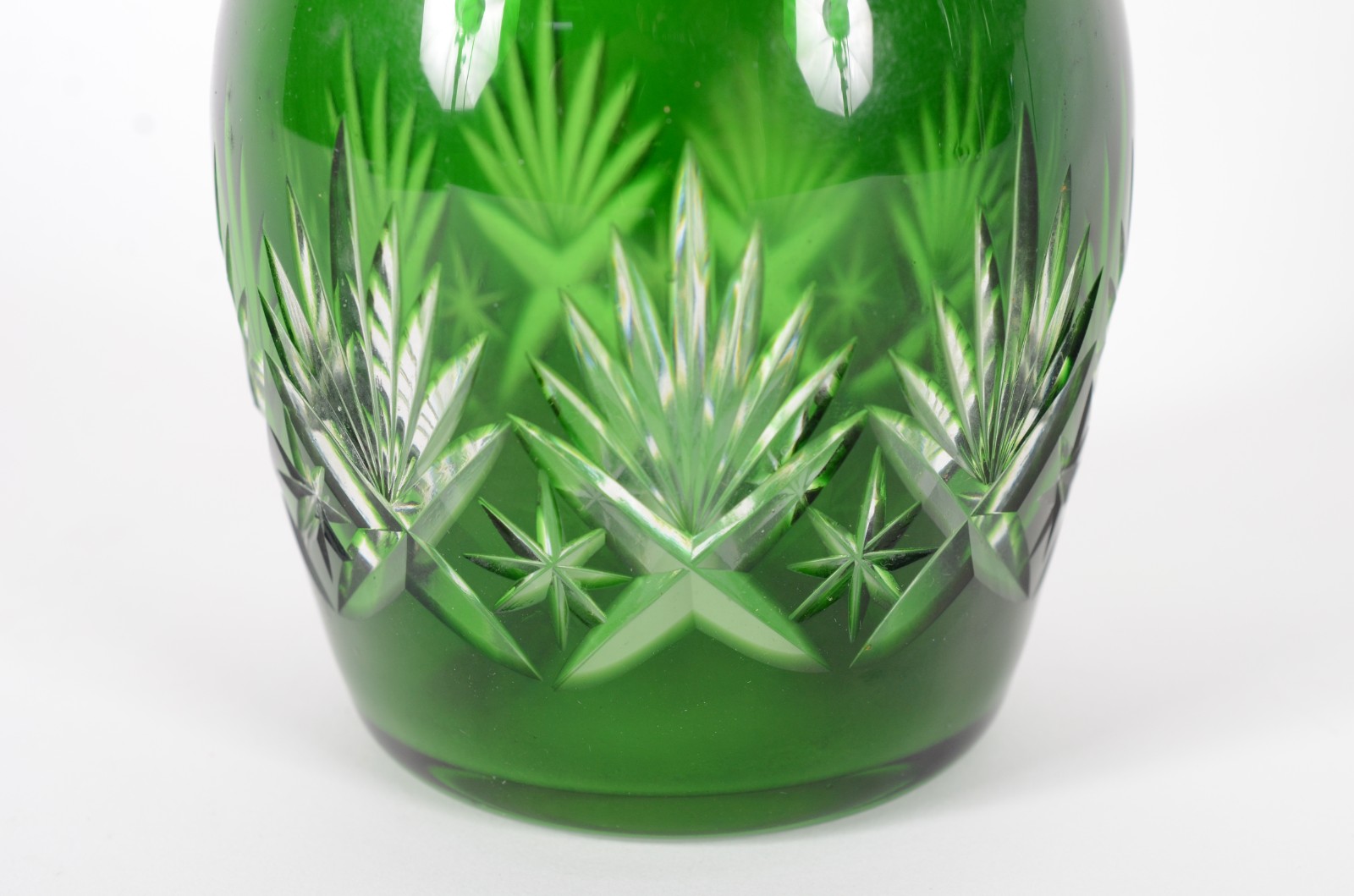 Garrafa e 3 taças para vinho de cristal doublé verde lapidado... - foto 3 de 9