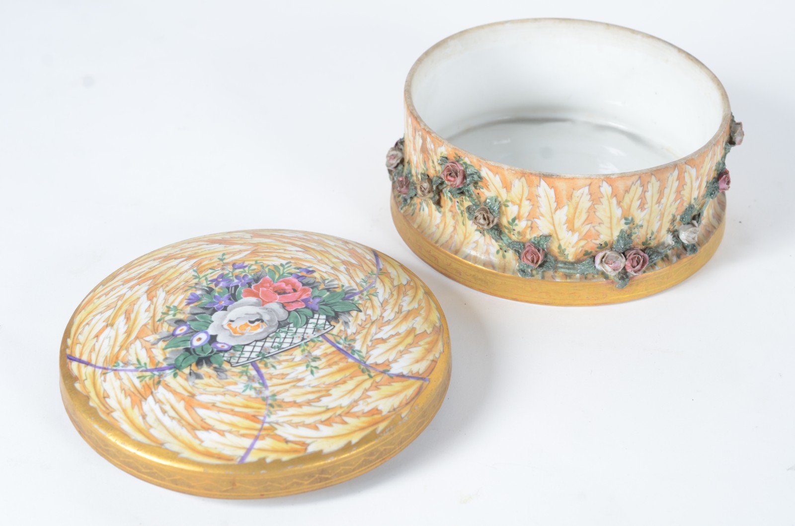 Serviço de chá de porcelana tcheca composto de: bule, leiteira (fio... - foto 3 de 11