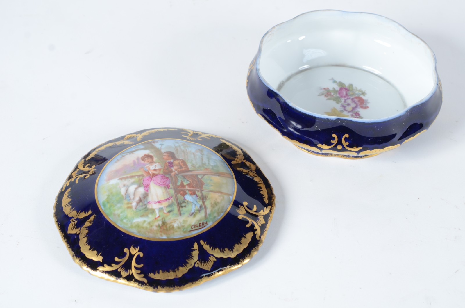 Serviço de chá de porcelana tcheca composto de: bule, leiteira (fio... - foto 6 de 11
