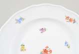 Meissen (1708),  - Conjunto de porcelana alemã composto de: 5 pratos rasos e 8 fundos.  Total: 13 peças.