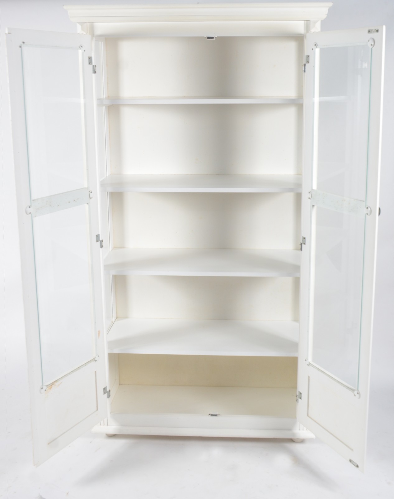 Móvel vitrine de madeira pintada de branco, 2 portas com vidro e... - foto 3 de 4