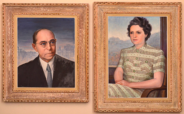 SYLVIA MAYER - Par de retratos pintados a óleo - NEREU RAMOS e...