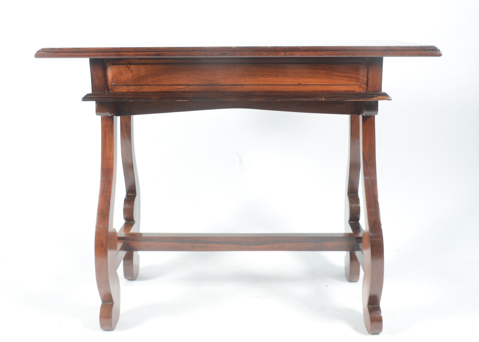 Mesa auxiliar de madeira nobre com 2 gavetas, pernas em forma de lira... - foto 5 de 8