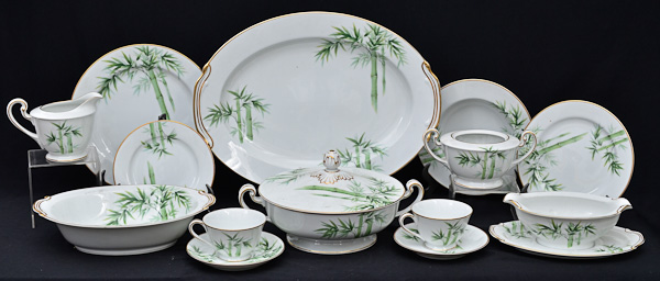 Aparelho de jantar de porcelana NORITAKE decorado com bambus na cor...