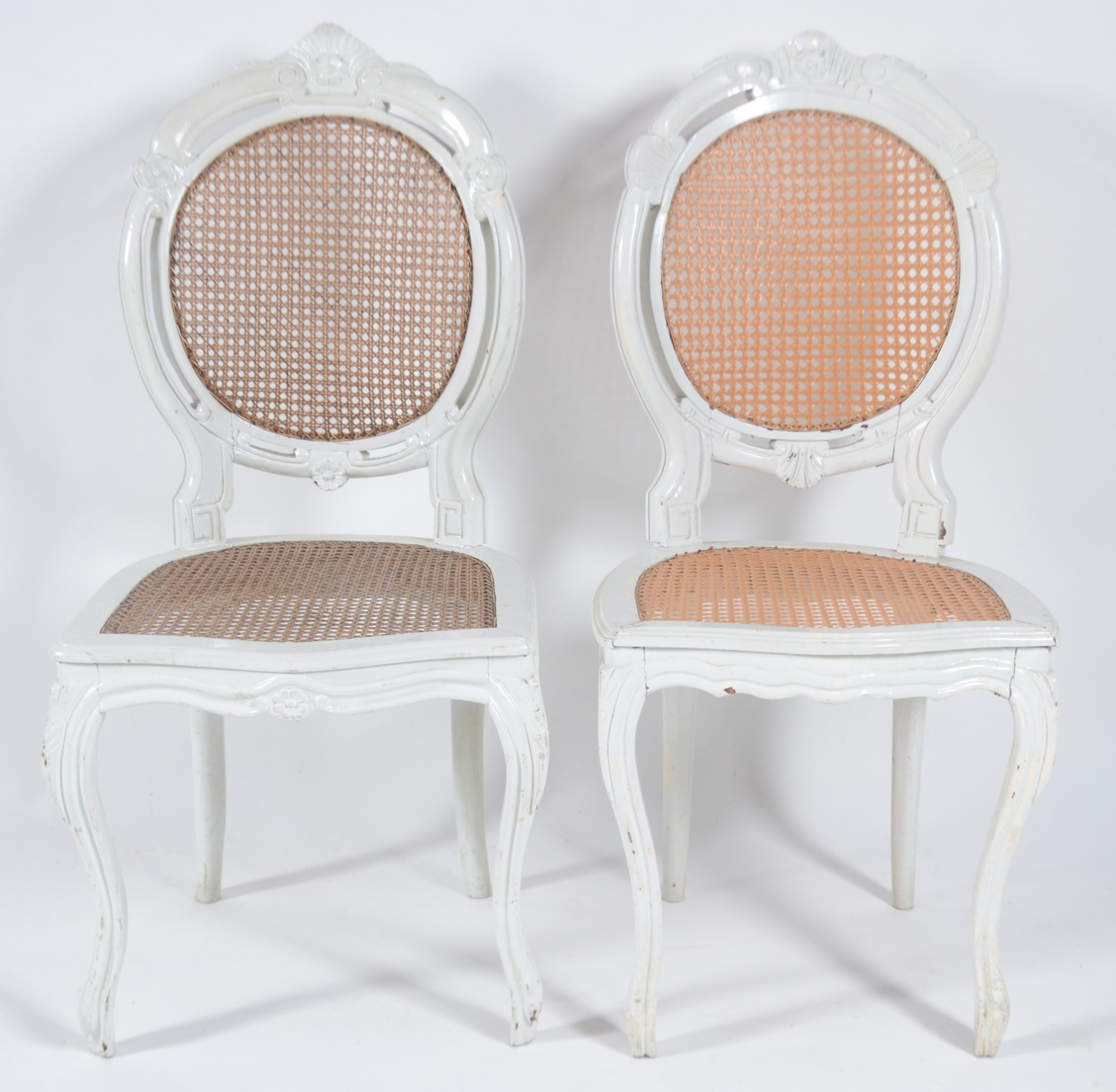 Seis cadeiras para sala de jantar de madeira pintada de branco... - foto 3 de 11