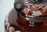Poncheira com 12 canecas de cristal doublé rubi... - Poncheira com 12 canecas de cristal doublé rubi lapidado.