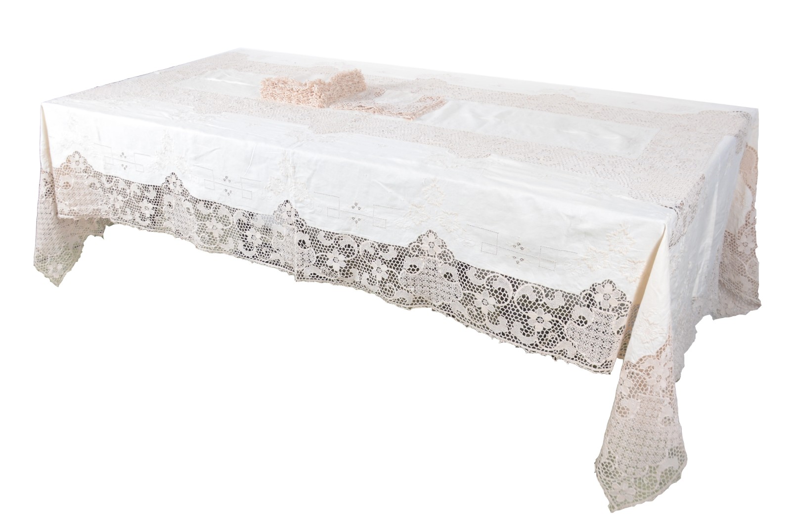 Toalha de mesa de linho com bordados. Acompanham 12 guardanapos. Com... - foto 1 de 10