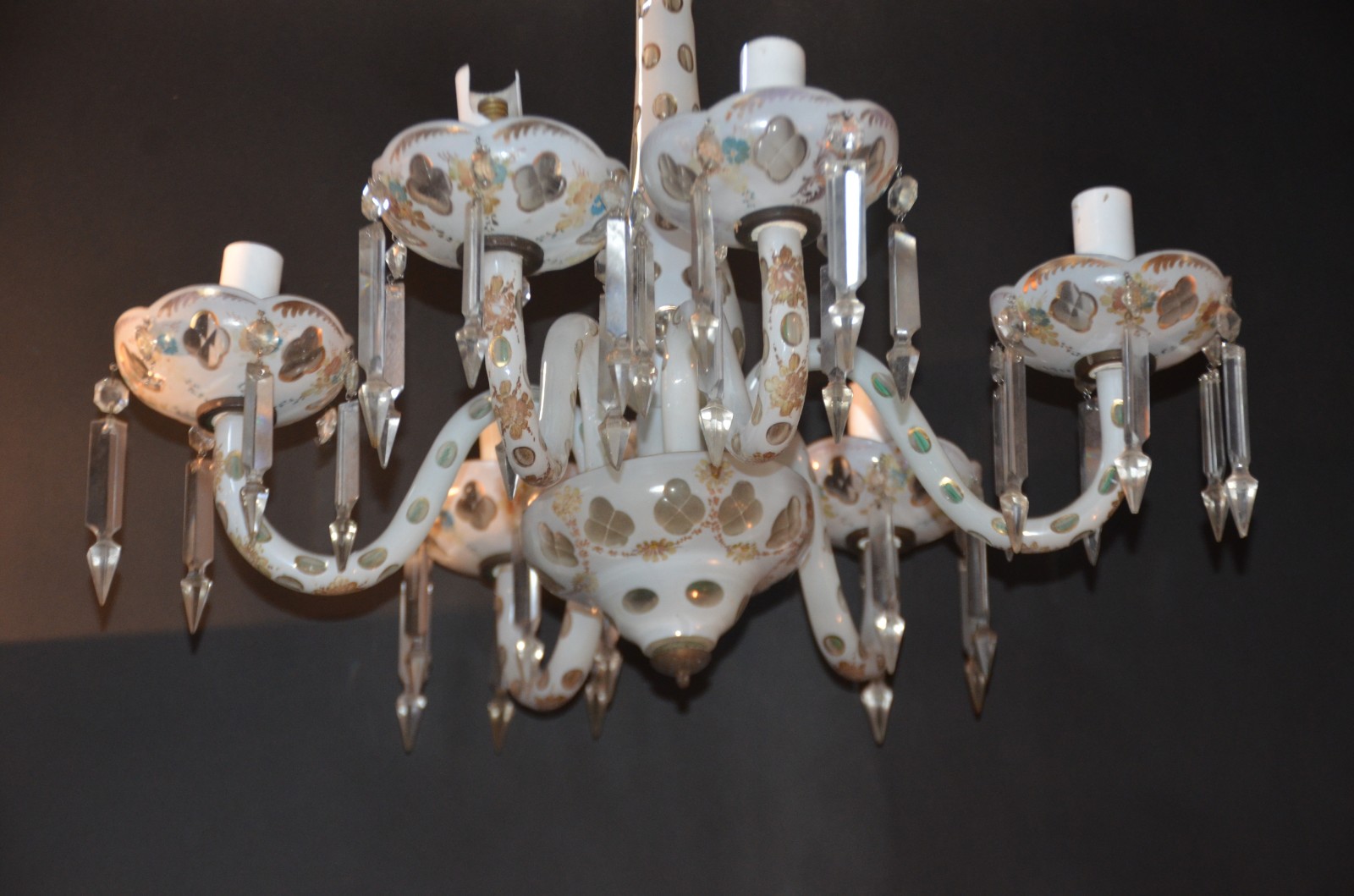 Lustre de cristal de overlay branco para 6 luzes, pequenas flores em... - foto 3 de 7