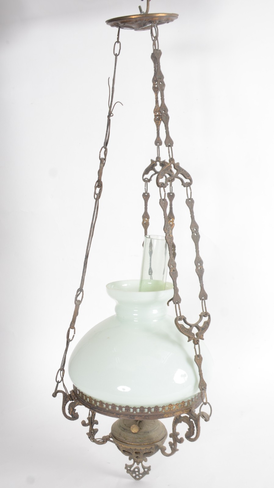 Lustre de metal com cúpula de vidro opalinado branco. - foto 1 de 5