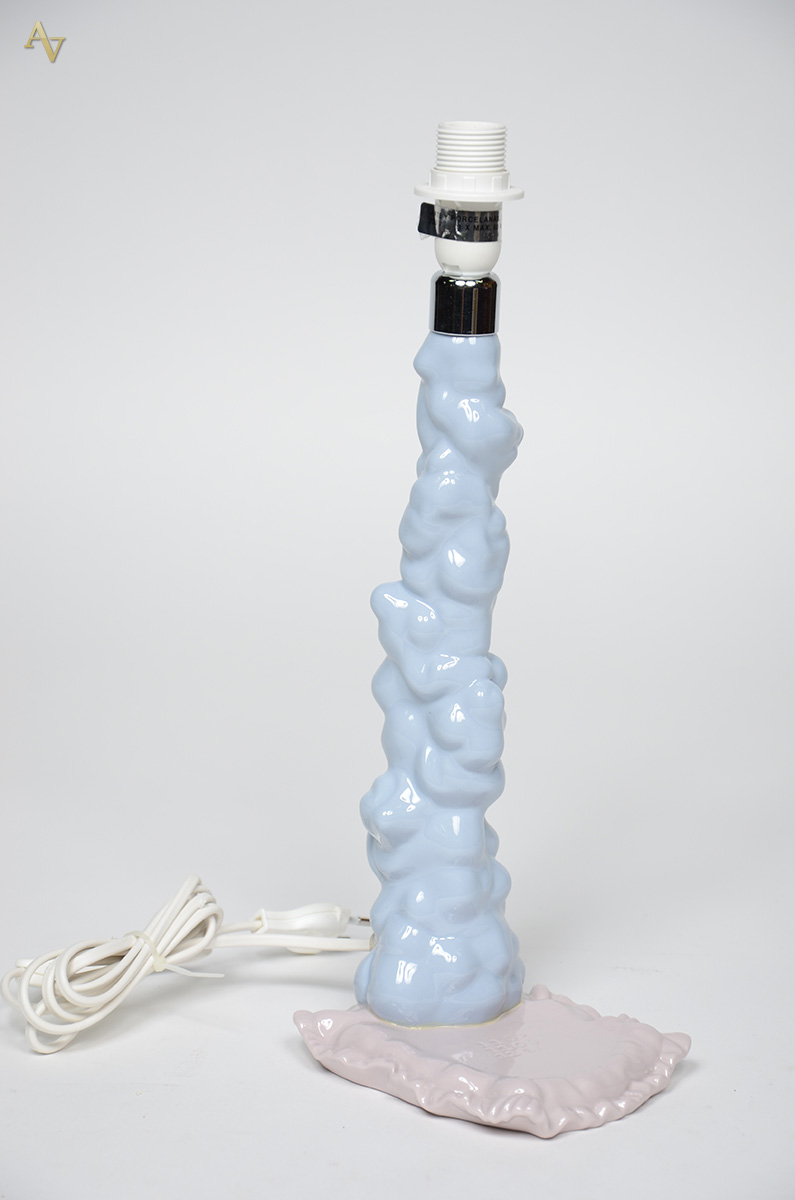 Abajour de porcelana espanhola, marca "NAO", na cor azul... - foto 1 de 2
