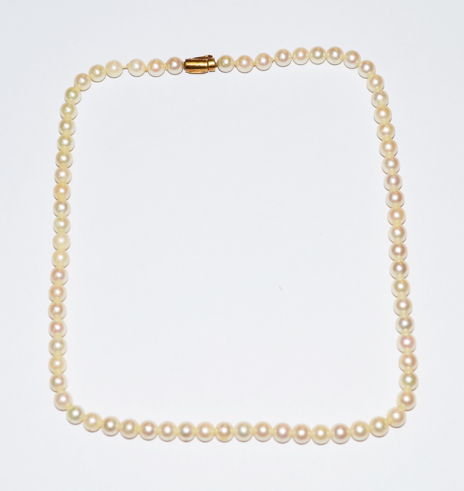 Colar de perolas com fecho de ouro 18 k, contraste 750. - foto 2 de 4