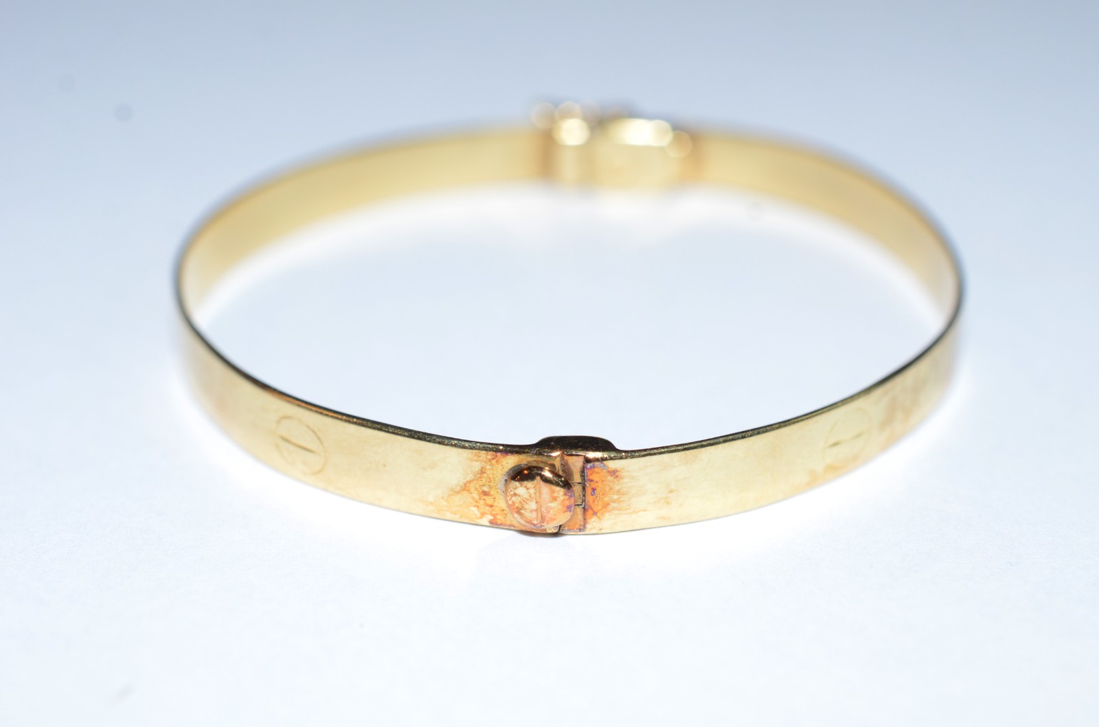 Pulseira algema de ouro 18 k. (Por motivos de segurança a peça não se... - foto 5 de 6