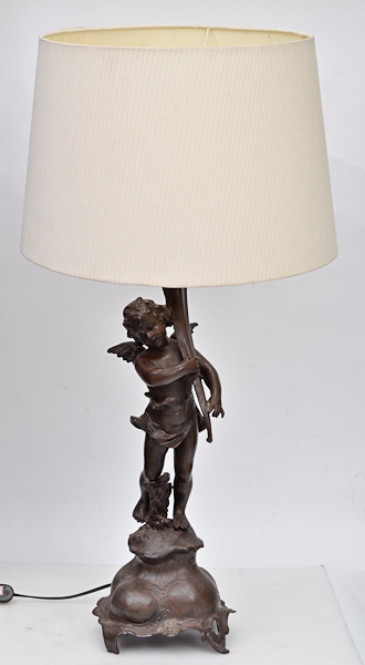 Luminária de petit bronze repres. cupido com cornucópia, assinado...