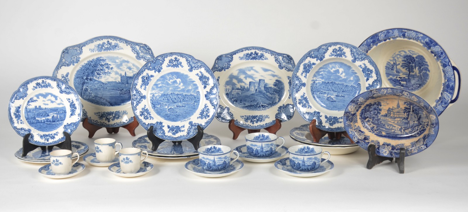 Parte de serviço de faiança inglesa Johnson Bros, decoração "Old... - foto 1 de 9