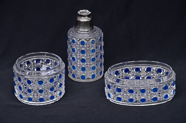 BACARAT - Tres peças para toilette de cristal frances double azul...