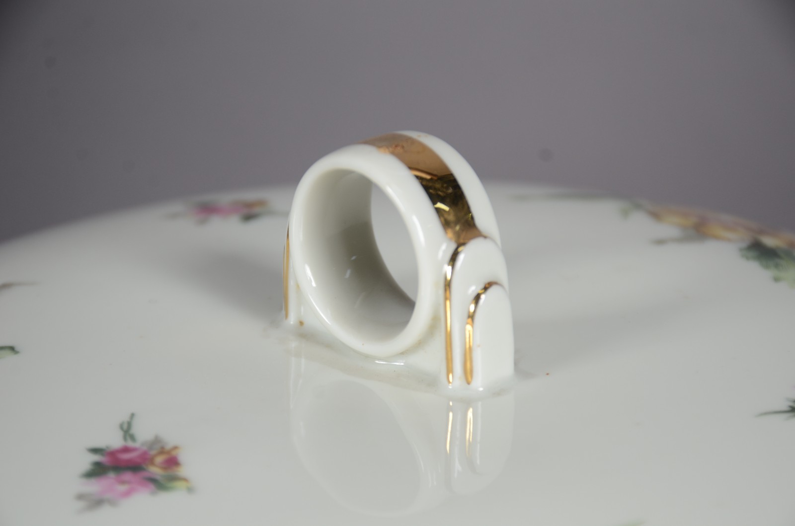 Aparelho de jantar de porcelana Ivory China, decoração floral em... - foto 6 de 11