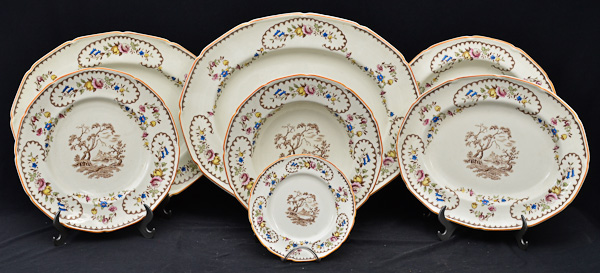 Aparelho de jantar de porcelana inglesa ROYAL DOULTON comp.de 13...