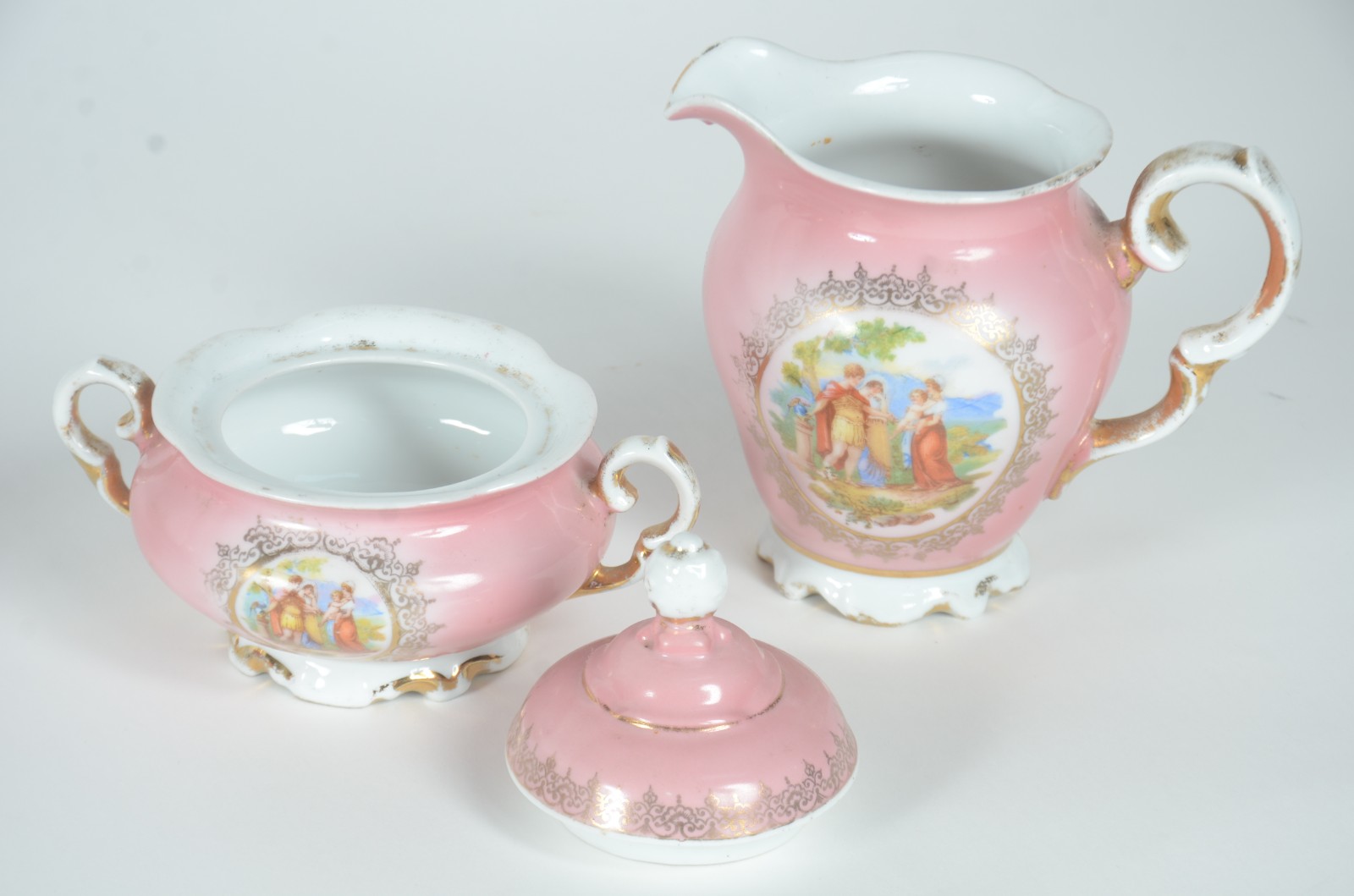Serviço de chá de porcelana Dom Pedro, decorado com cenas românticas... - foto 8 de 11