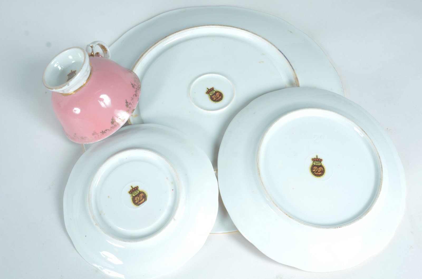 Serviço de chá de porcelana Dom Pedro, decorado com cenas românticas... - foto 10 de 11