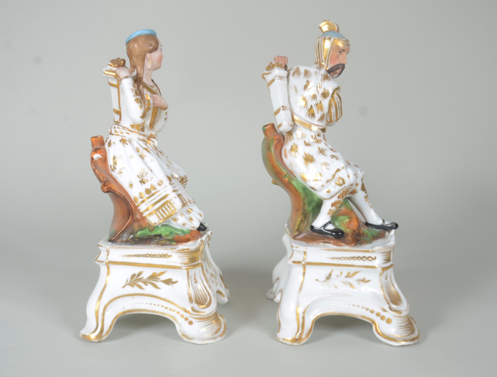 Par de esculturas de porcelana francesa Vieux Paris, policromada e... - foto 5 de 10