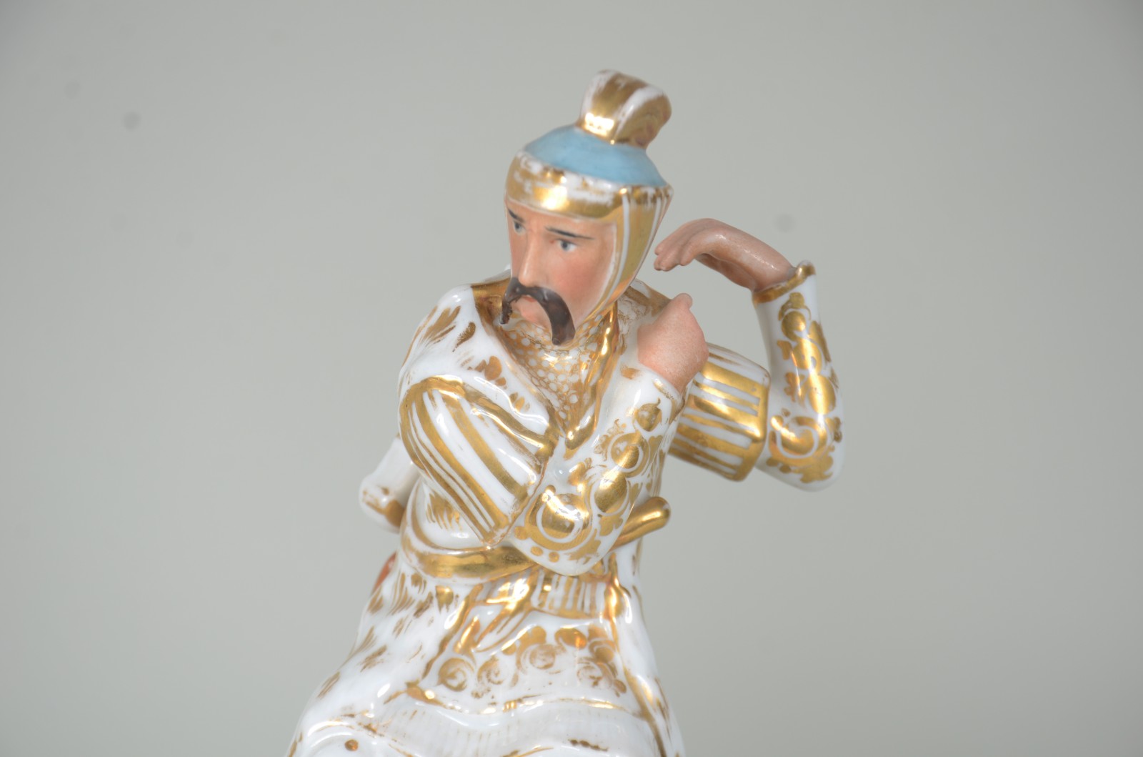 Par de esculturas de porcelana francesa Vieux Paris, policromada e... - foto 6 de 10