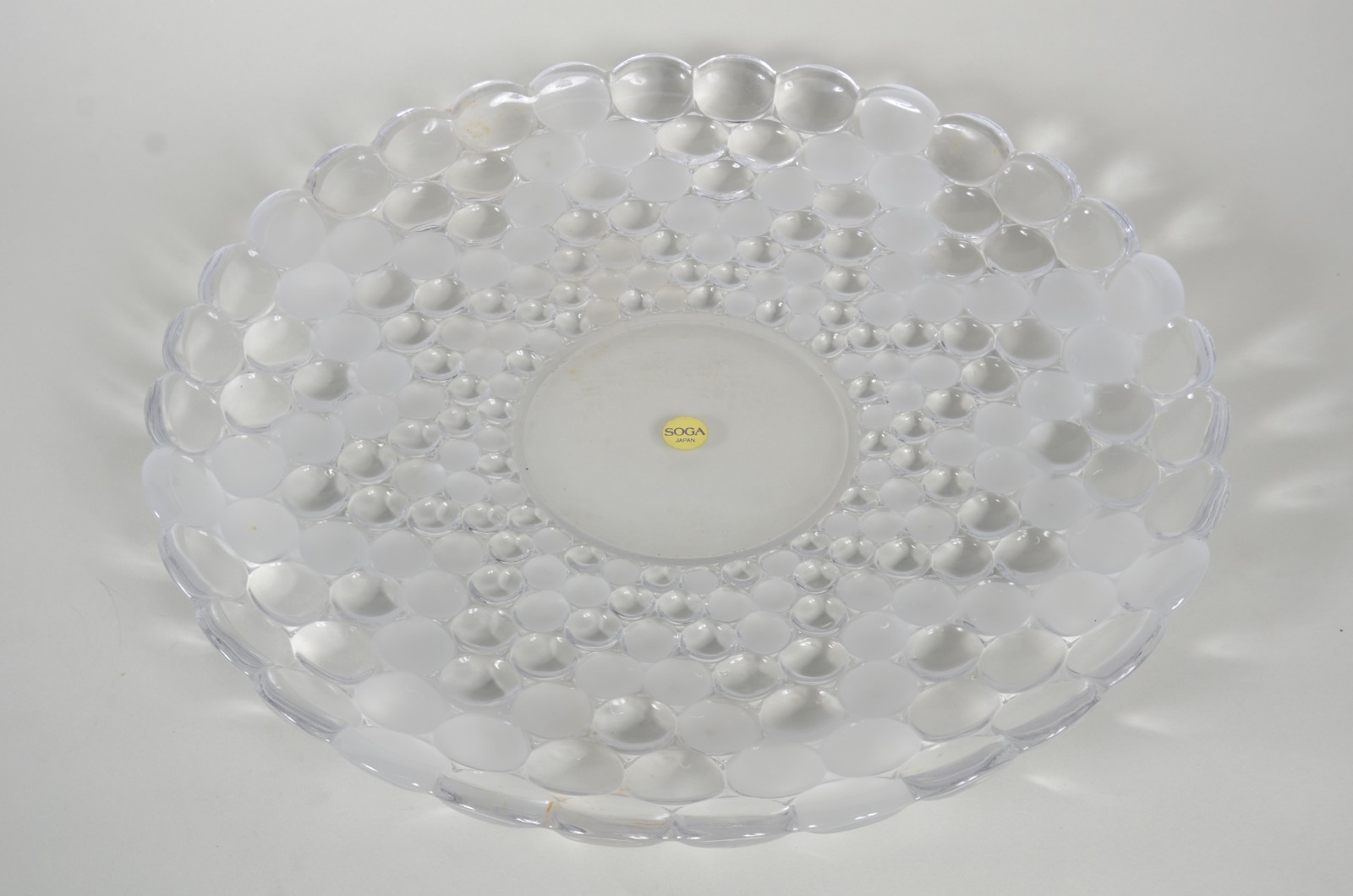 Três peças diversas de vidro e cristal, sendo: fruteira, porta... - foto 5 de 10