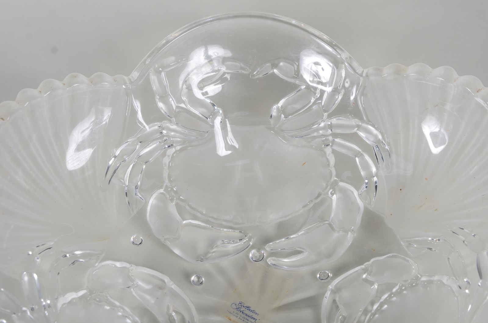 Três peças diversas de cristal lapidado, sendo: prato para bolo de pé... - foto 3 de 11