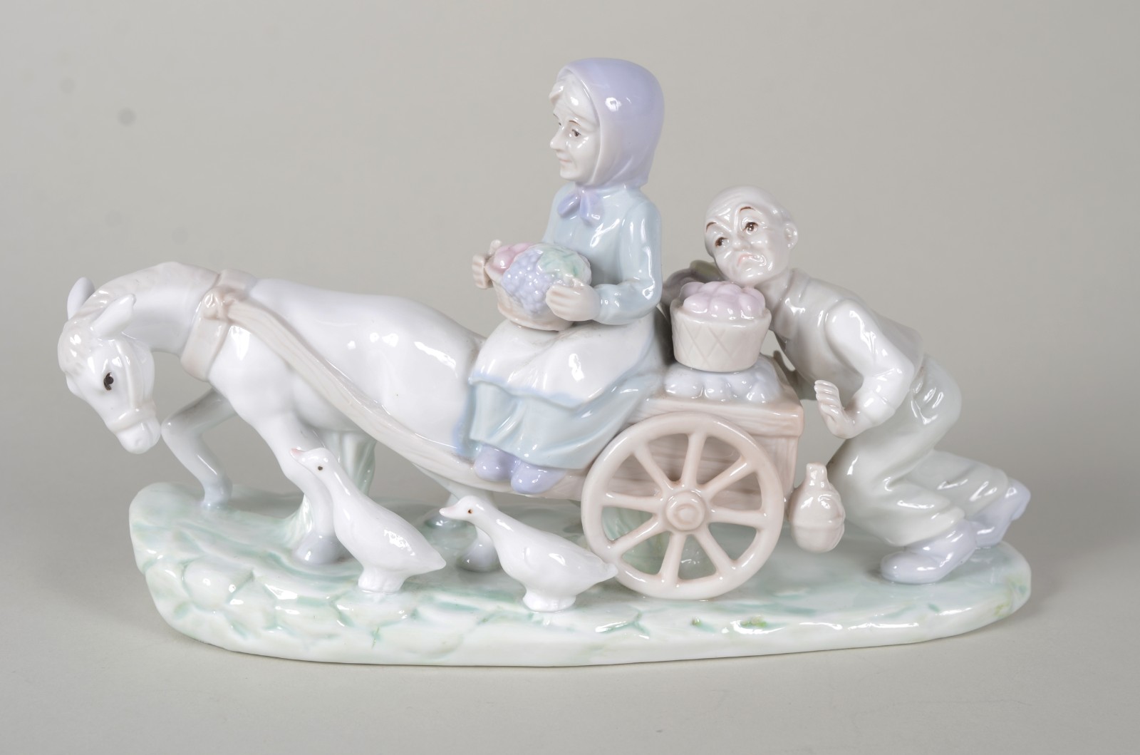 Grupo escultórico de porcelana policromada "Monte Piero"... - foto 2 de 8