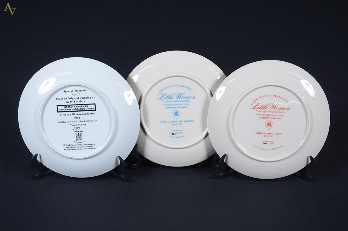 Três pratos de porcelana de coleções limitadas, decorados com figuras... - foto 2 de 2