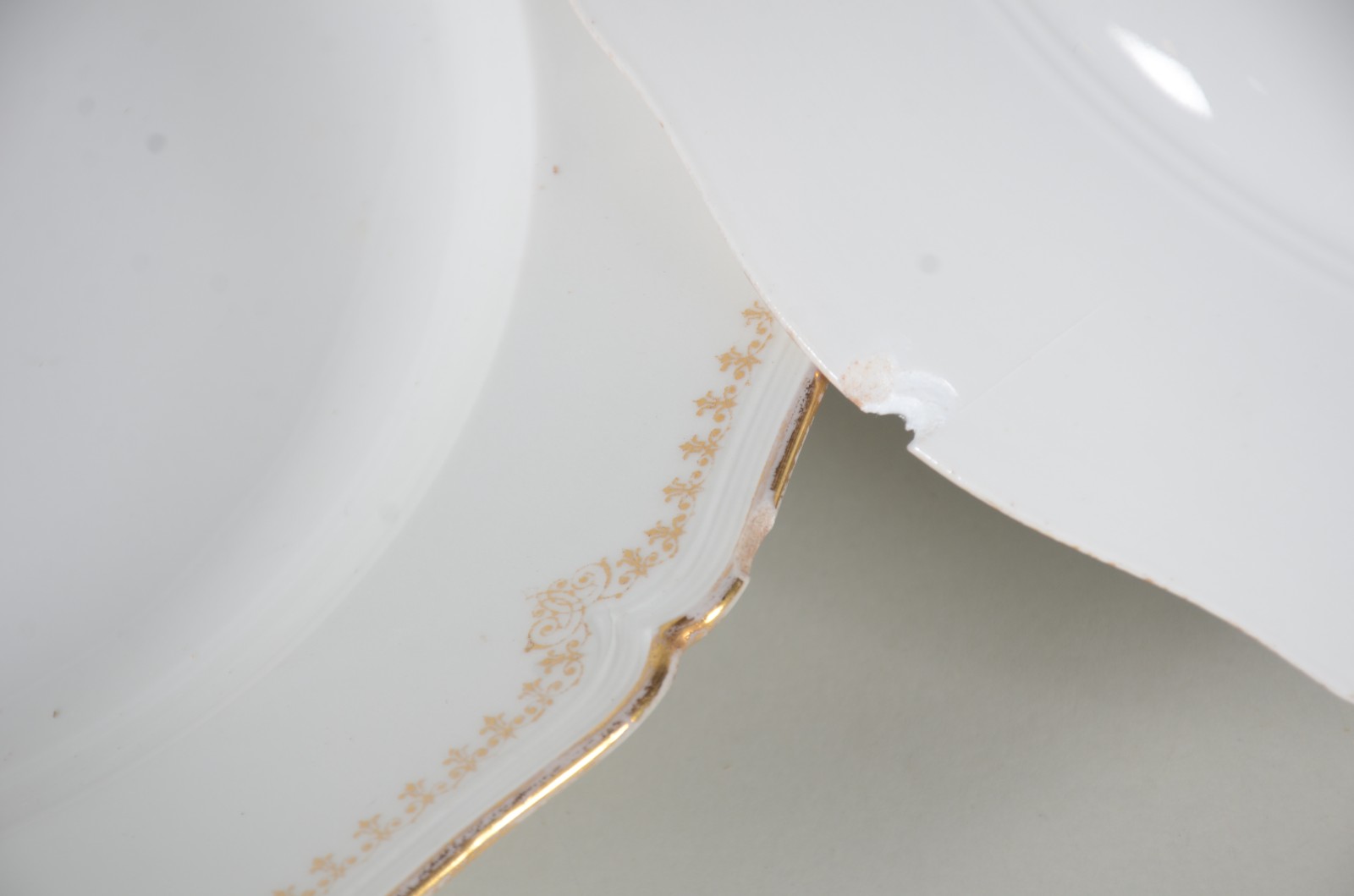 Aparelho de jantar e café de porcelana francesa E. Bourgeois, na cor... - foto 7 de 11