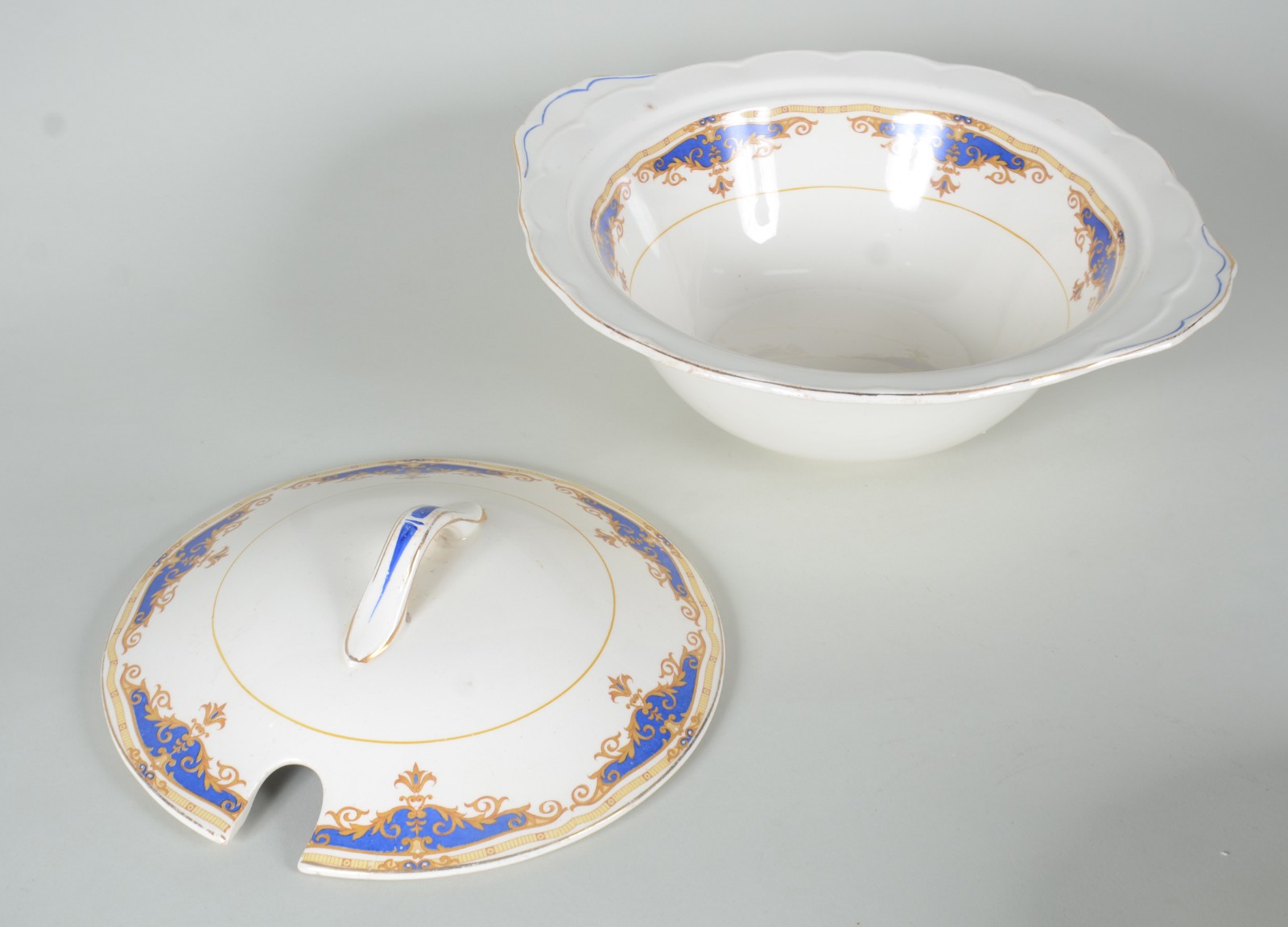 Serviço de jantar de faiança inglesa GRINDLEY CREAMPETAL, composto... - foto 4 de 10