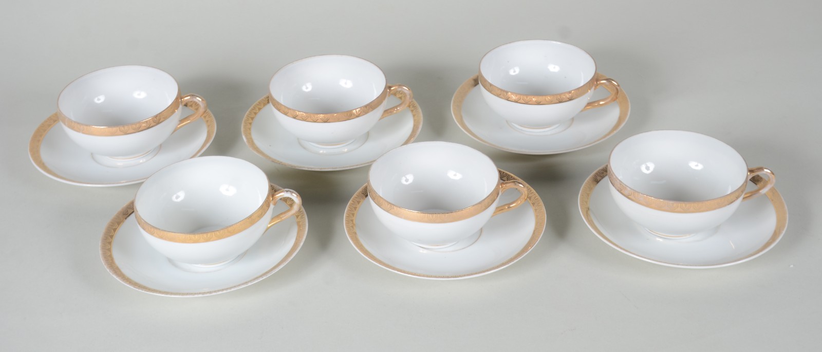 Seis xícaras para chá com pires de porcelana japonesa "casca de ovo"... - foto 1 de 8