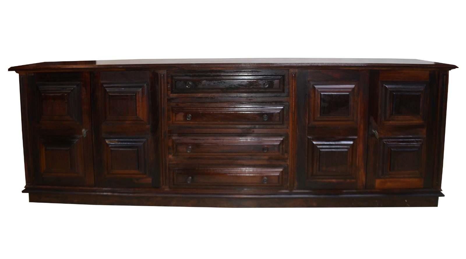 Buffet de madeira nobre, quatro portas laterais almofadadas com... - foto 2 de 6