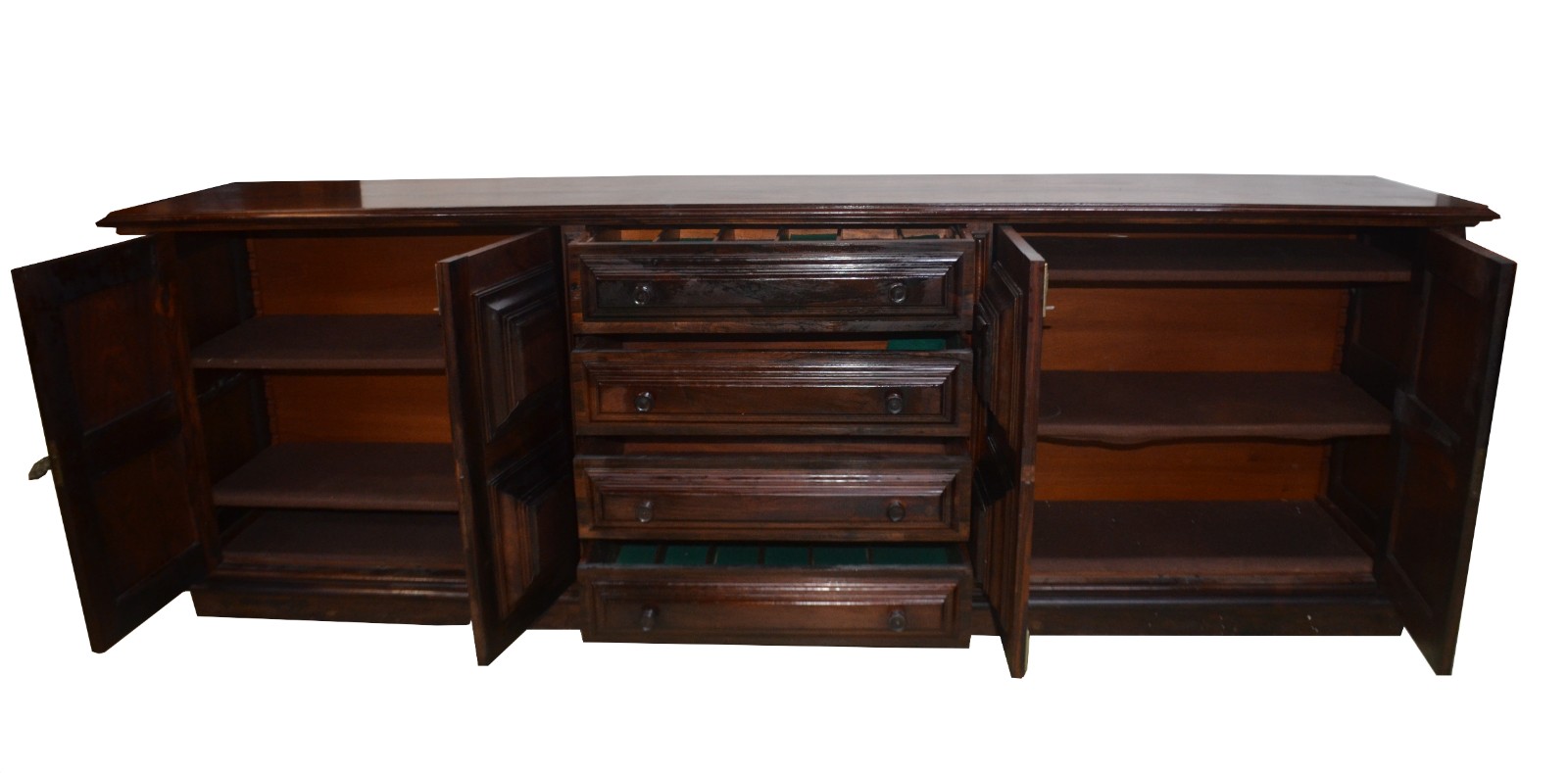 Buffet de madeira nobre, quatro portas laterais almofadadas com... - foto 3 de 6