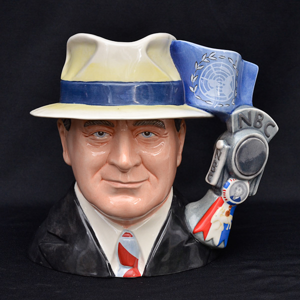 ROYAL DOULTON - Caneca de faiança inglesa policromada, repres...
